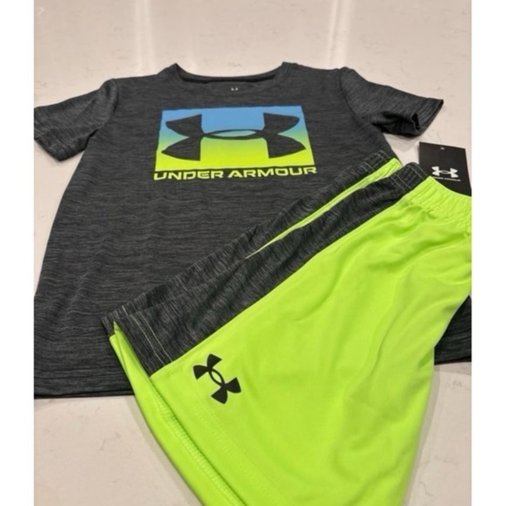 NEW !! Under‎ Armour Boys Size 6 Outfit .2 Piece set